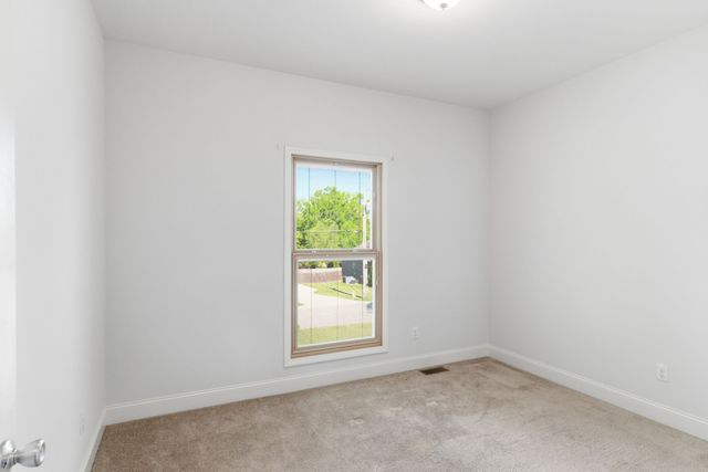 2010 Rebekah Dr, Greenbrier, TN 37073