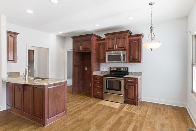 2010 Rebekah Dr, Greenbrier, TN 37073