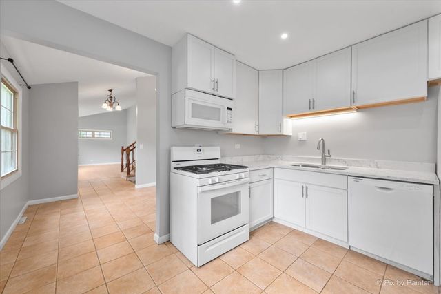 916 Granville Avenue, Mundelein, IL 60060