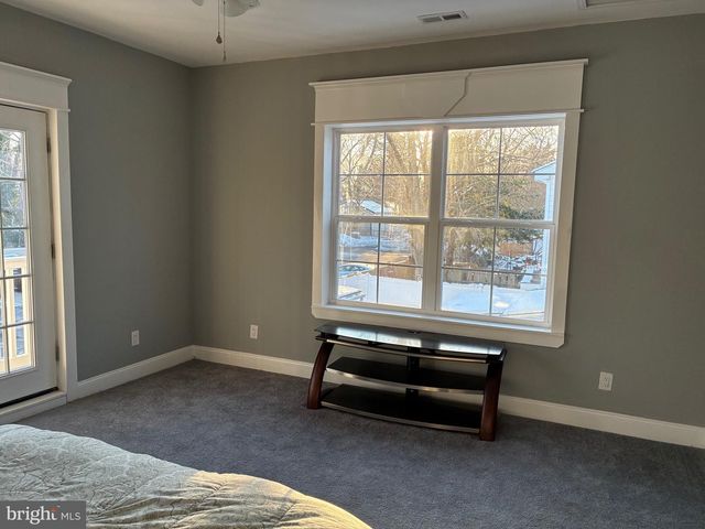 80 E 3RD ST, Moorestown, NJ 08057