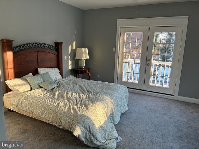 80 E 3RD ST, Moorestown, NJ 08057