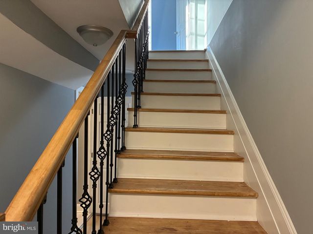 80 E 3RD ST, Moorestown, NJ 08057