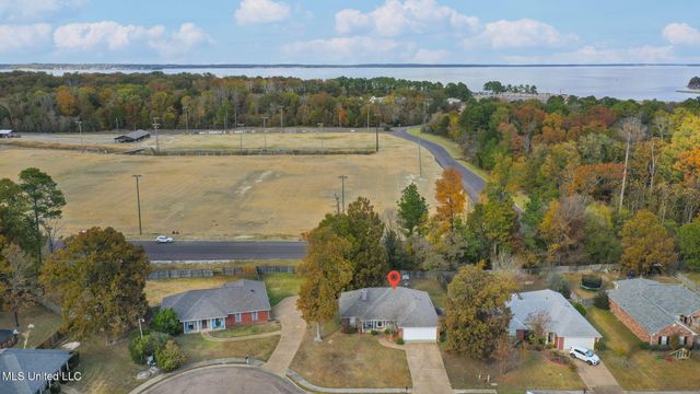 129 Post Oak Drive, Brandon, MS 39047