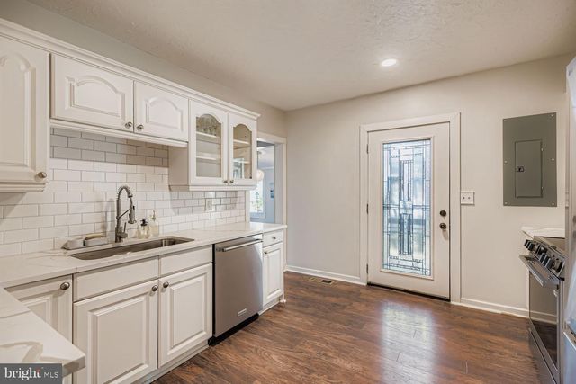 2023 BAY RD, Pasadena, MD 21122