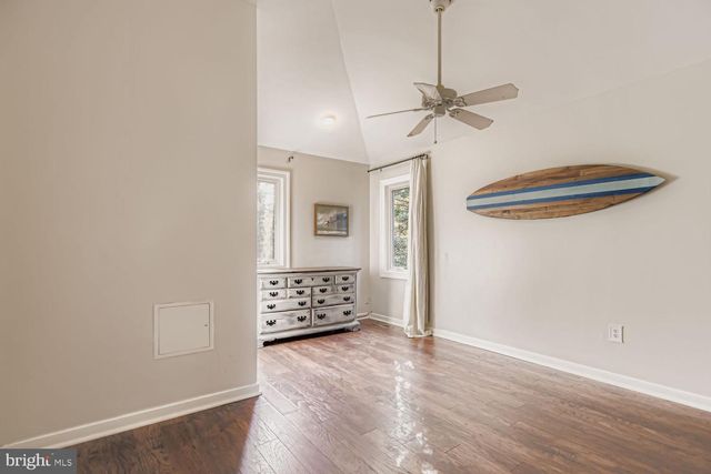 2023 BAY RD, Pasadena, MD 21122