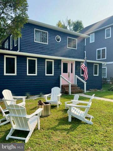 2023 BAY RD, Pasadena, MD 21122