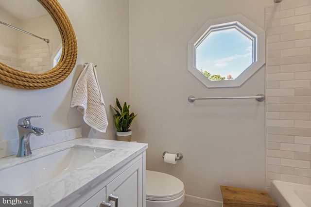 2023 BAY RD, Pasadena, MD 21122