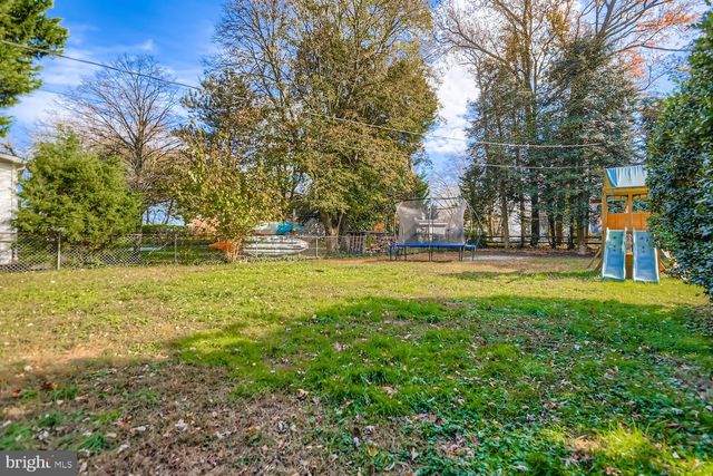 2023 BAY RD, Pasadena, MD 21122