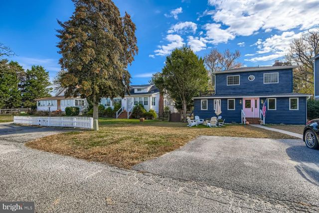 2023 BAY RD, Pasadena, MD 21122