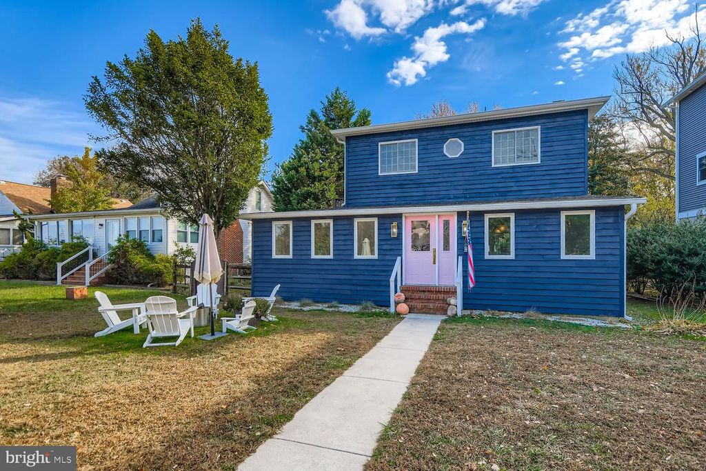 2023 BAY RD, Pasadena, MD 21122