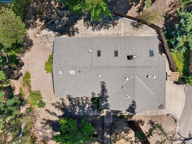 3 Shadow Creek Ln, Orinda, CA 94563