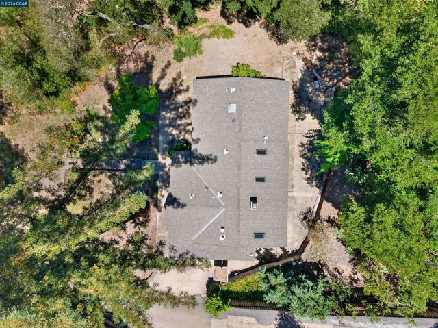 3 Shadow Creek Ln, Orinda, CA 94563