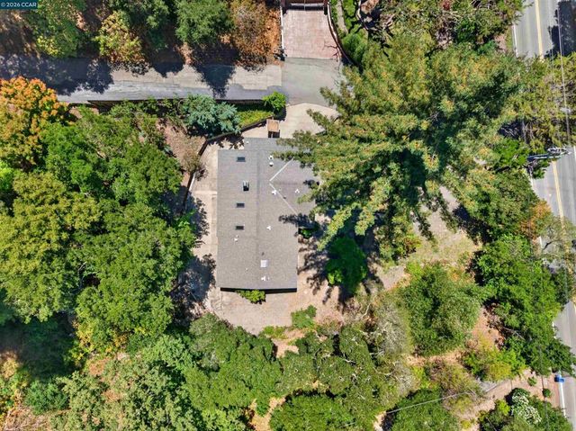 3 Shadow Creek Ln, Orinda, CA 94563