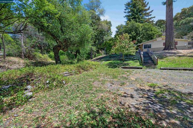 3 Shadow Creek Ln, Orinda, CA 94563