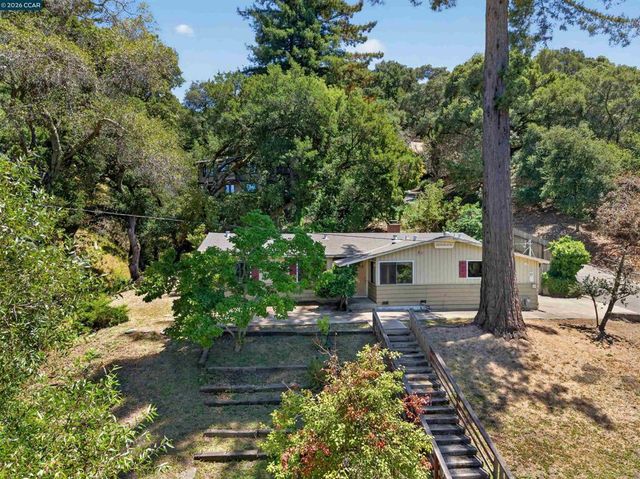 3 Shadow Creek Ln, Orinda, CA 94563