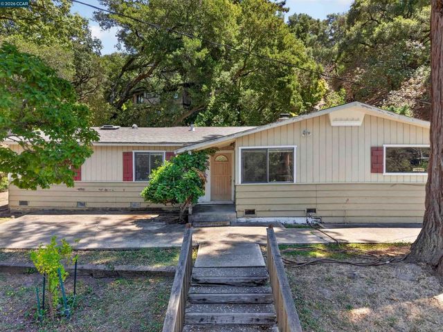3 Shadow Creek Ln, Orinda, CA 94563