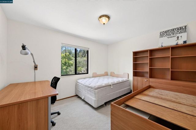 3 Shadow Creek Ln, Orinda, CA 94563
