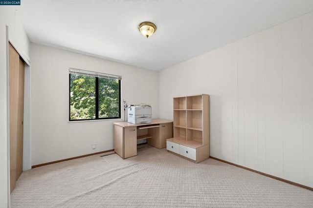 3 Shadow Creek Ln, Orinda, CA 94563