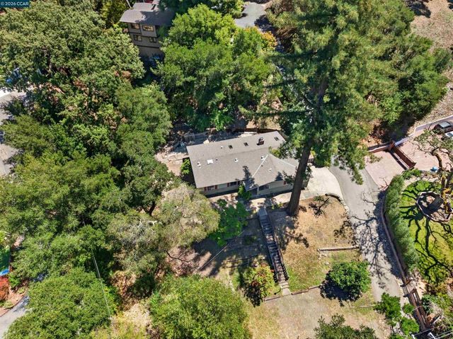 3 Shadow Creek Ln, Orinda, CA 94563