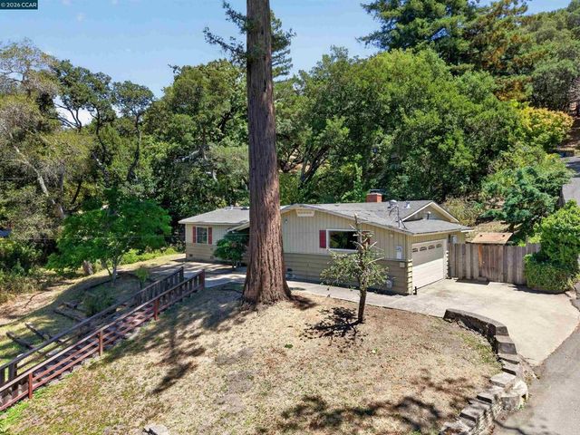 3 Shadow Creek Ln, Orinda, CA 94563