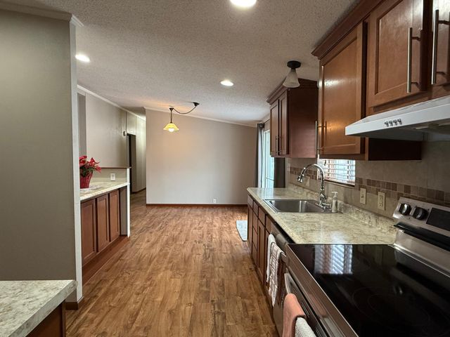 1332 Sandstone Drive, West Fargo, ND 58078