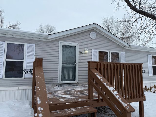 1332 Sandstone Drive, West Fargo, ND 58078