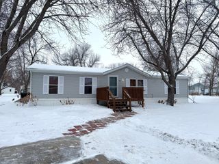 1332 Sandstone Drive, West Fargo, ND 58078