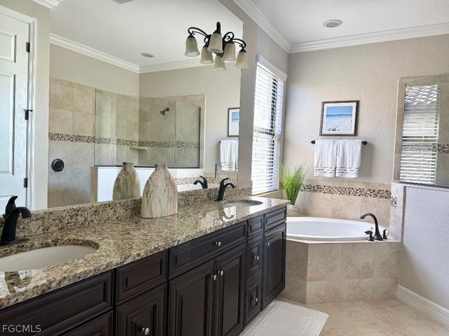 28627 Derry CT, Bonita Springs, FL 34135