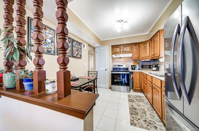 4114 W 99th Street D, Oak Lawn, IL 60453