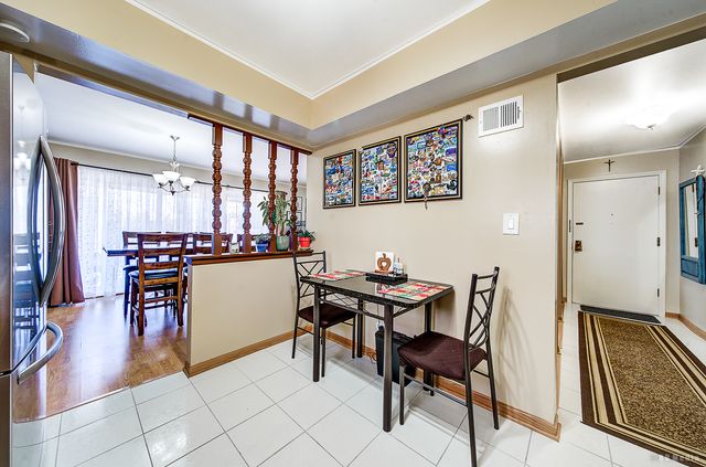 4114 W 99th Street D, Oak Lawn, IL 60453