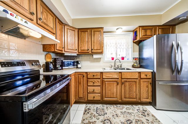 4114 W 99th Street D, Oak Lawn, IL 60453