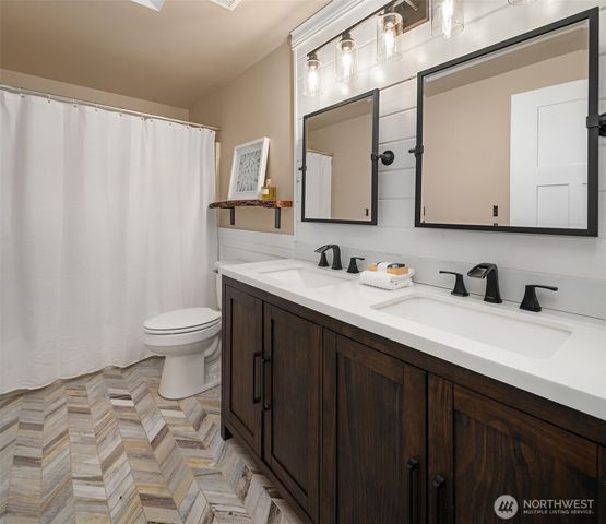 24225 SE 376th Street, Enumclaw, WA 98022