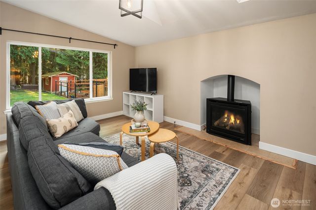 24225 SE 376th Street, Enumclaw, WA 98022