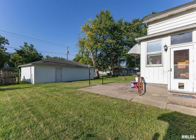 633 7TH Avenue S, Clinton, IA 52732