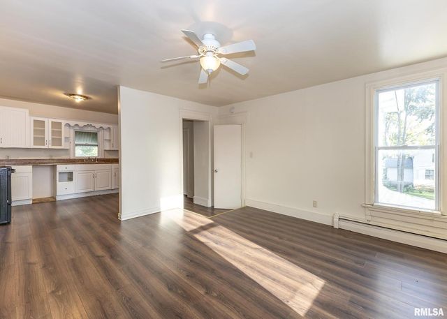 633 7TH Avenue S, Clinton, IA 52732