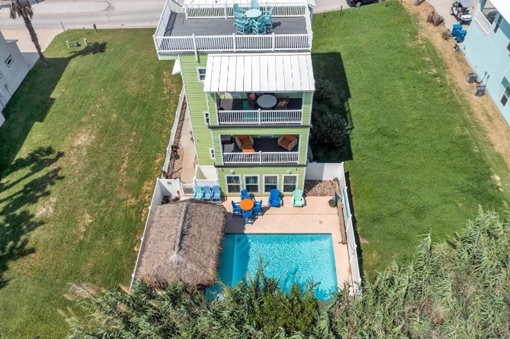 614 Banyan Beach Dr, Port Aransas, TX 78373