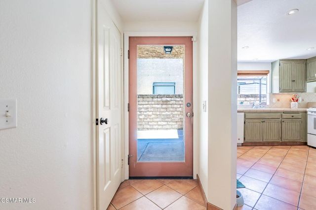 2527 Chandler Avenue, Simi Valley, CA 93065
