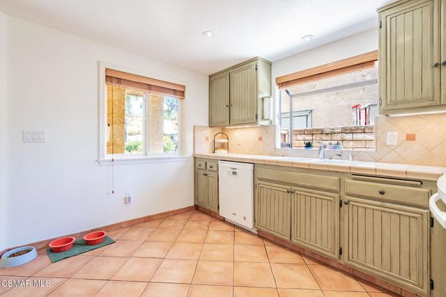 2527 Chandler Avenue, Simi Valley, CA 93065