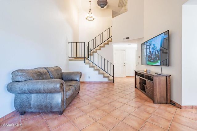 2527 Chandler Avenue, Simi Valley, CA 93065