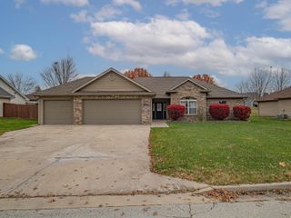 1305 WOODRIDGE LN, Moberly, MO 65270