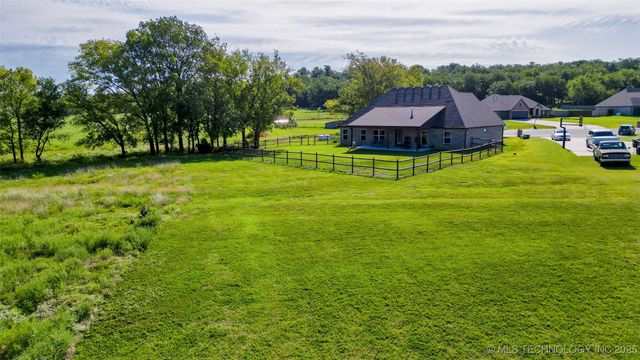 19771 S Wind Ridge Drive, Claremore, OK 74017