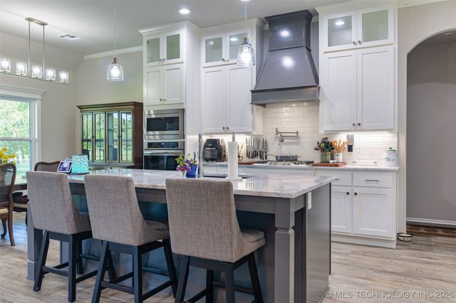 19771 S Wind Ridge Drive, Claremore, OK 74017