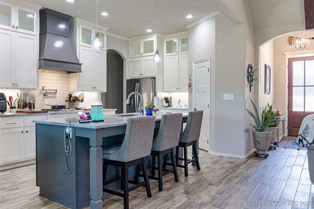 19771 S Wind Ridge Drive, Claremore, OK 74017