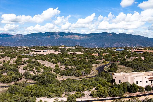 2 Vista Del Cielo, Santa Fe, NM 87506