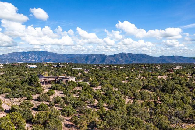 2 Vista Del Cielo, Santa Fe, NM 87506
