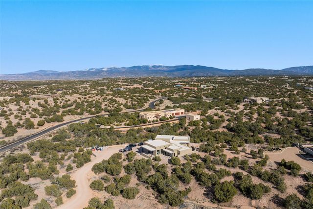 2 Vista Del Cielo, Santa Fe, NM 87506