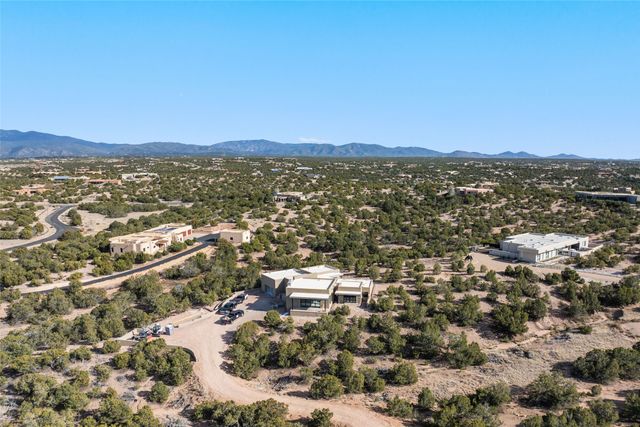 2 Vista Del Cielo, Santa Fe, NM 87506