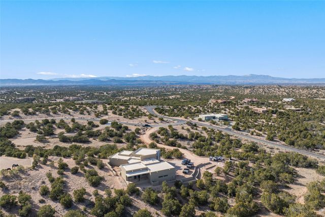 2 Vista Del Cielo, Santa Fe, NM 87506