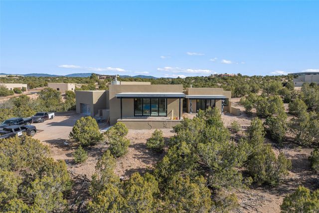 2 Vista Del Cielo, Santa Fe, NM 87506