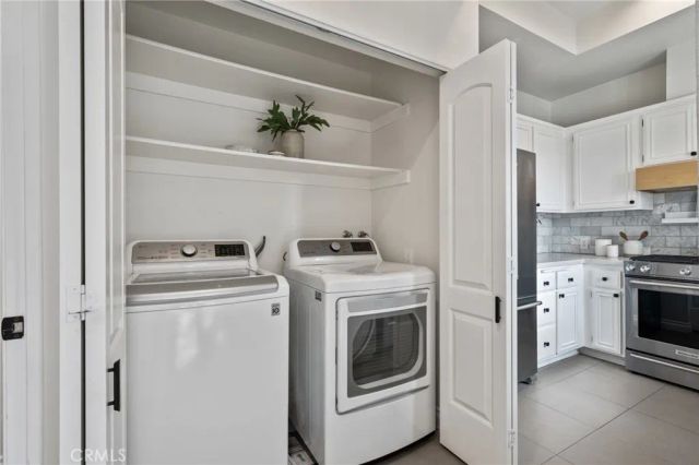 1300 12th Street E, Manhattan Beach, CA 90266